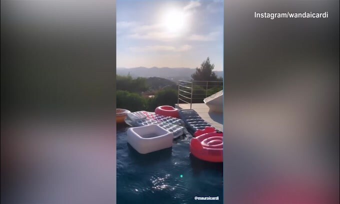 Icardi in vacanza con Neymar: ecco il nuovo look
