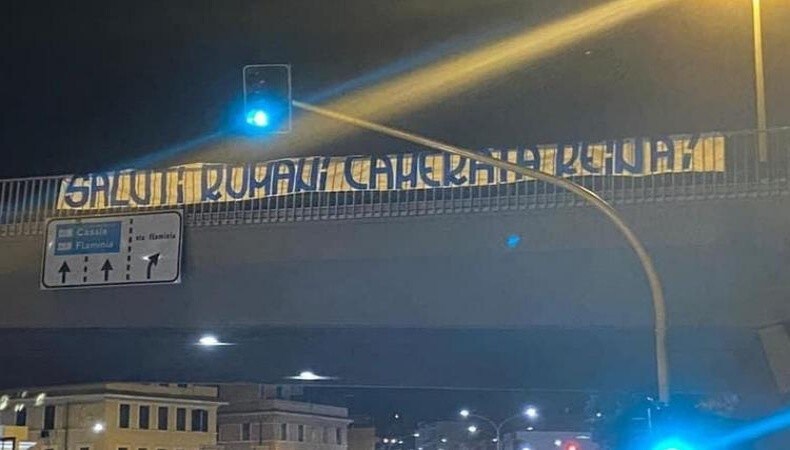 Lazio, striscione shock: "Benvenuto camerata Reina"
