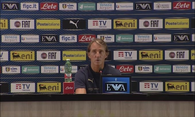 Mancini: "Senza tifosi è un calcio diverso"