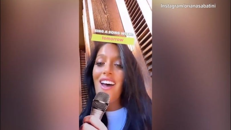 Sfida di canto, Oriana sconfigge Dybala
