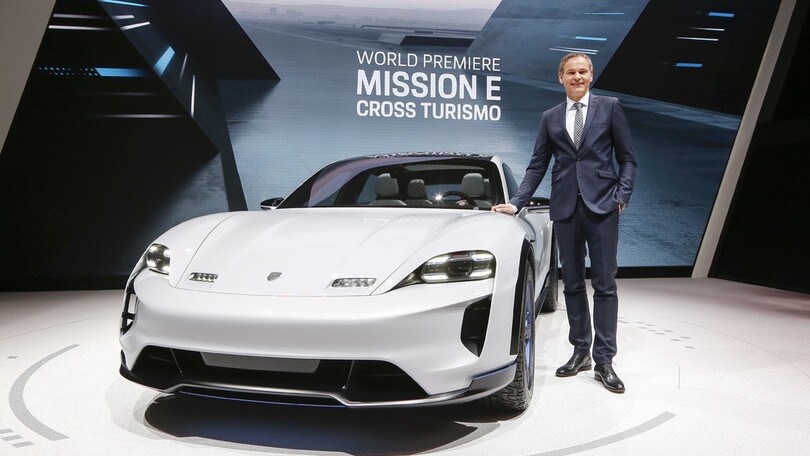 Porsche Taycan Cross Turismo, appuntamento al 2021