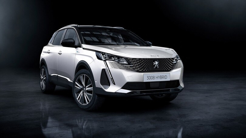 Nuovo Peugeot 3008, il restyling si fa plug-in
