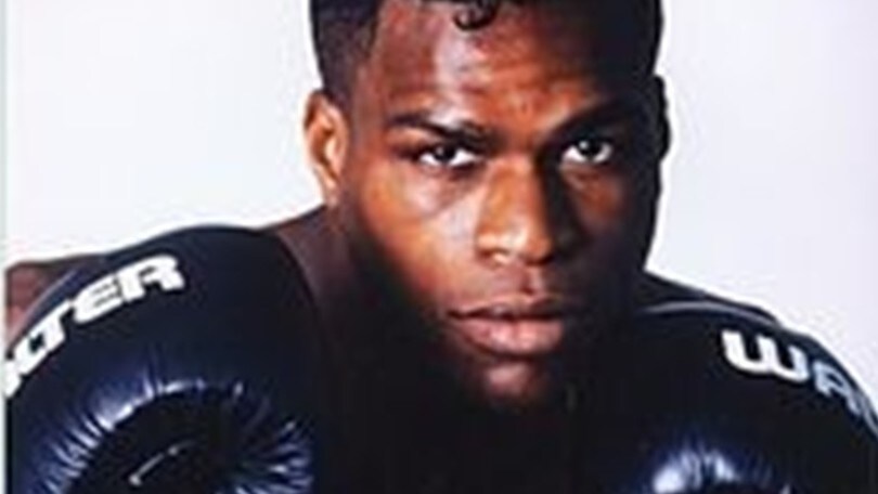 Boxe, morto di cancro l'ex campione del mondo dei pesi leggeri Jean-Baptiste Mendy