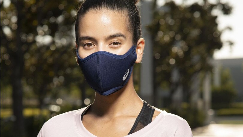 Asics Runners Face Cover, la mascherina rivoluzionaria da usare in allenamento