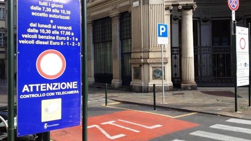 Torino, è ufficiale la rinuncia alla nuova Ztl “Centro Aperto”
