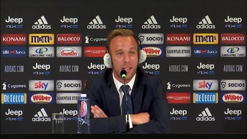 Arthur: "Onorato di lavorare con Pirlo"