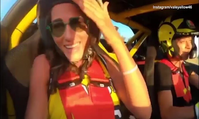 Vale, ma che fai? Minuti di "terrore" per la sua Francesca
