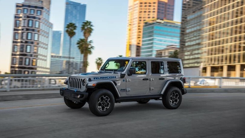 Jeep Wrangler 4xe: gli scatti