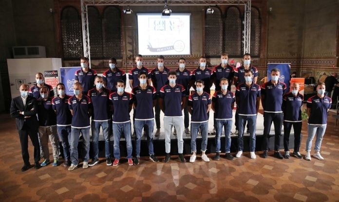 Per Piacenza primo abbraccio con i tifosi