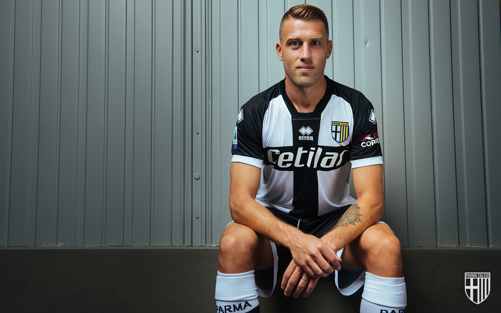 Parma, presentata la nuova maglia: è fatta con tessuto antivirale