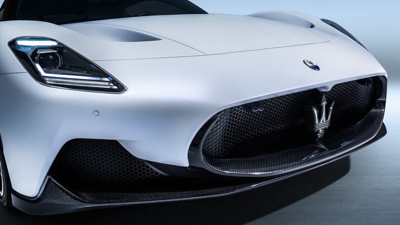 Maserati MC20, supercar "farfalla" più estrema e audace col V6 Nettuno