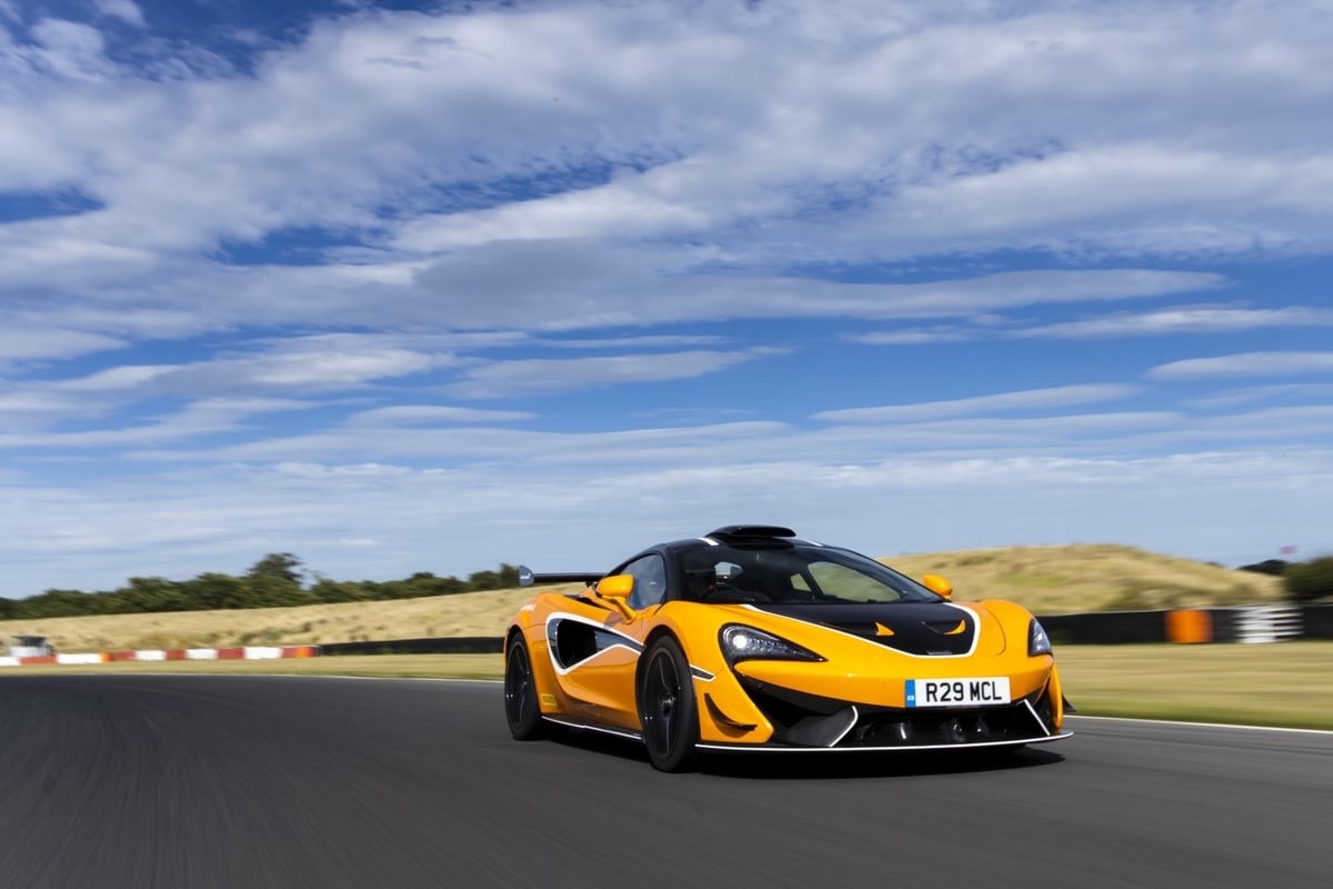 McLaren 620R con MSO R Pack: le immagini