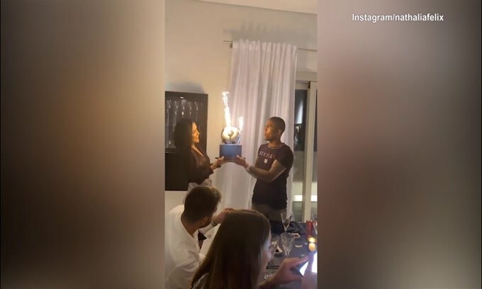 Douglas Costa, grande festa per i 30 anni