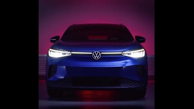 Volkswagen ID.4: il video sui social anticipa la passerella