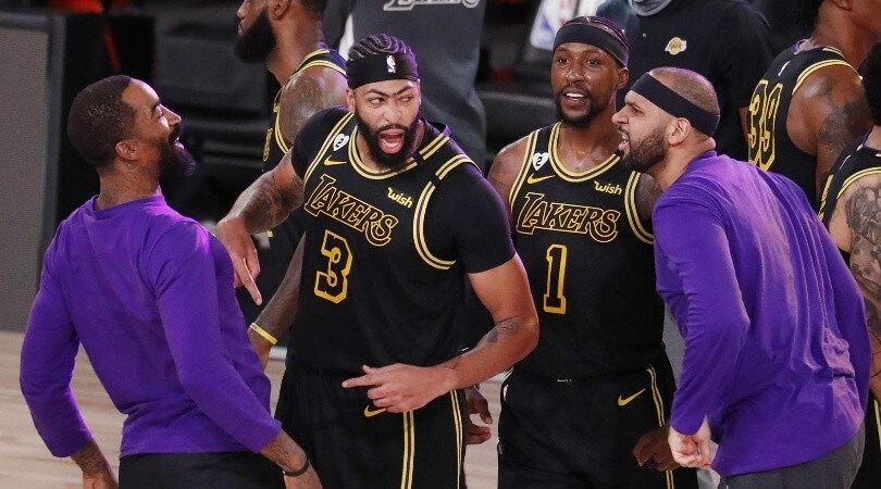 Nba, Davis da tre sulla sirena: Lakers avanti 2-0 contro i Nuggets