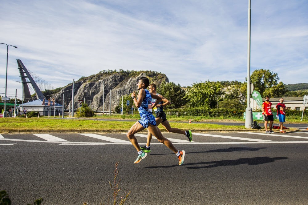 Brillano Said El-Otmani e Fatna Maraoui alla Ústí nad Labem Half Marathon