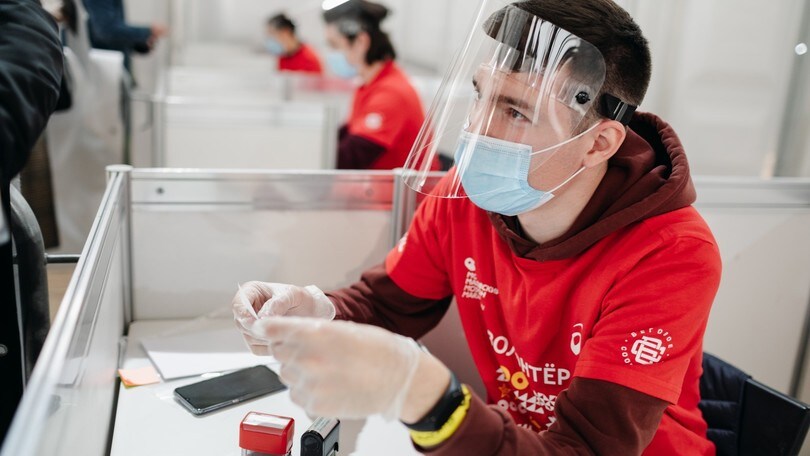 Tra distanziamento e divertimento in 22mila alla maratona di Mosca