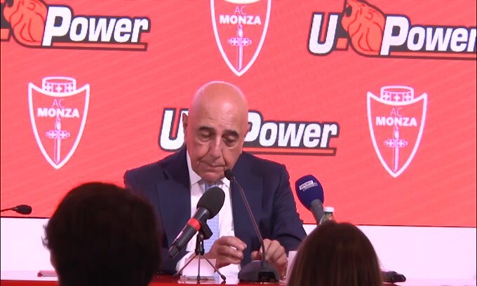 Lapsus Galliani: "2 anni fa abbiamo rilevato il Milan..."