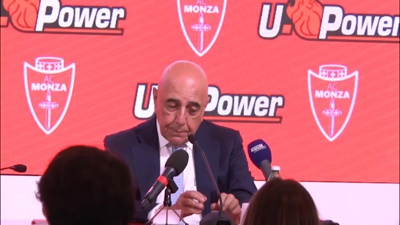 Lapsus Galliani: "2 anni fa abbiamo rilevato il Milan..."