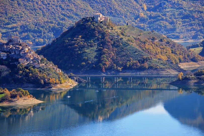 Il lago del Turano, perla del Centro Italia