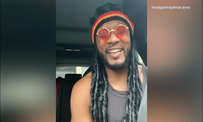 "Don't Worry, Be Happy": ecco Evra versione Bob Marley!