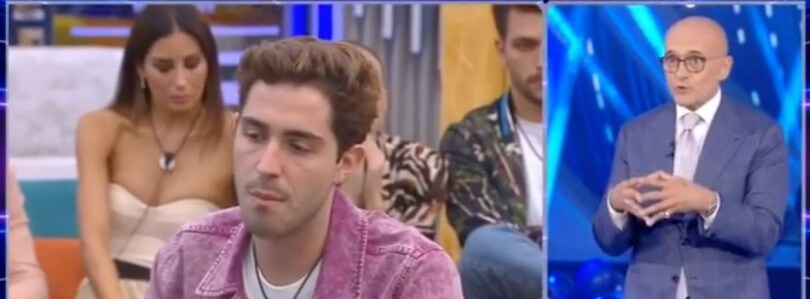 Gf Vip, Zorzi imita Barbara D'Urso, Signorini furioso: caos nella casa