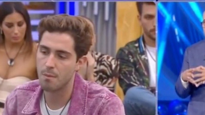 Gf Vip, Zorzi imita Barbara D'Urso, Signorini furioso: caos nella casa