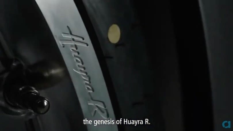 Pagani Huayra R, torna il V12 aspirato a 11 anni dalla Zonda R