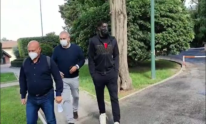 Napoli, l'arrivo di Bakayoko per le visite mediche