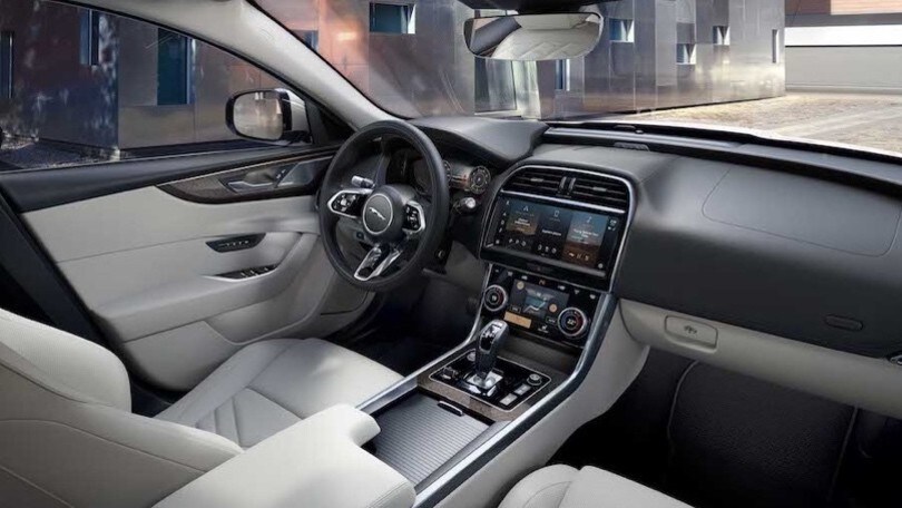 FOTO Jaguar XE e Jaguar XF 2021