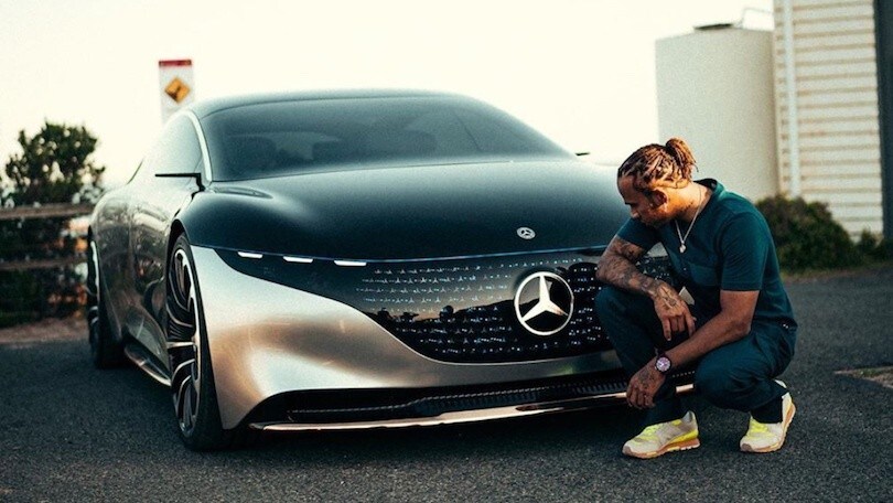 Hamilton, altro che F1 l'auto che vuole è una "Stella elettrica" che non c'è