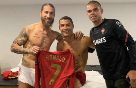 Ronaldo con Sergio Ramos e Pepe: "Siamo sempre qui"