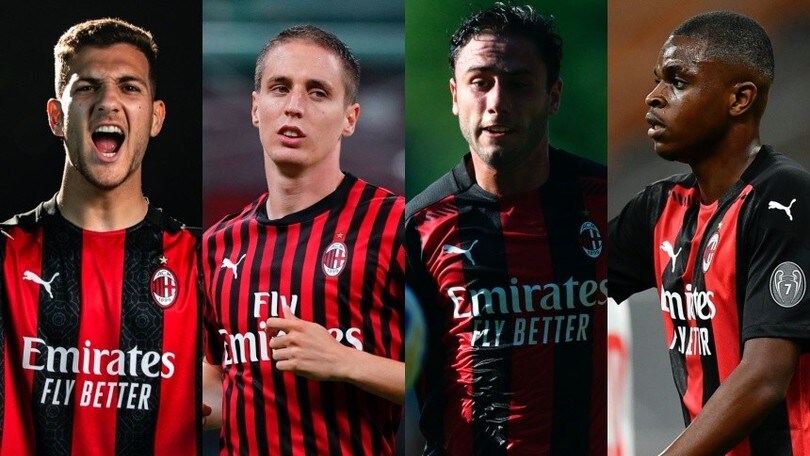 Milan, che ingorgo a destra! In quattro per una maglia