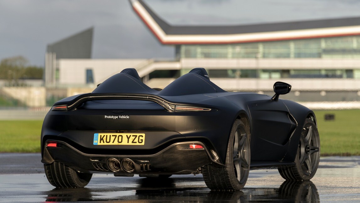 Aston Martin V12 Speedster Prototype: gli scatti