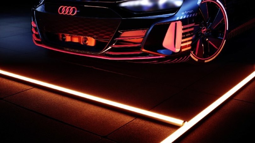 Nuova Audi e-tron GT, l'elettrica si mostra