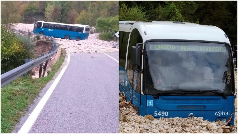 Autobus travolto da una frana: terrore in provincia di Frosinone