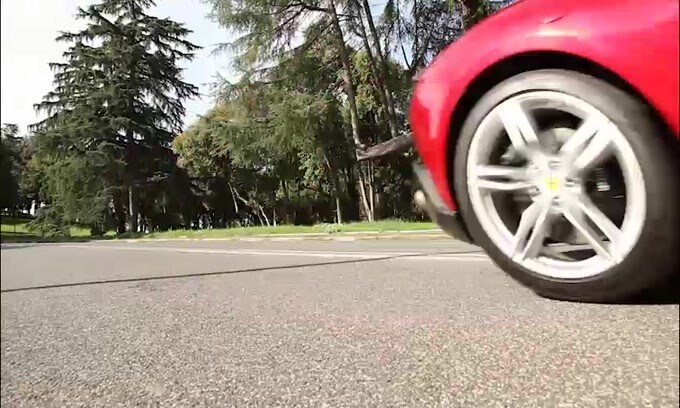 Prova Ferrari Roma: l'eleganza nella Capitale della Dolce Vita VIDEO