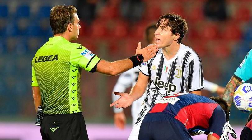 Moviola Crotone-Juve: rigore netto. Il rosso a Chiesa...