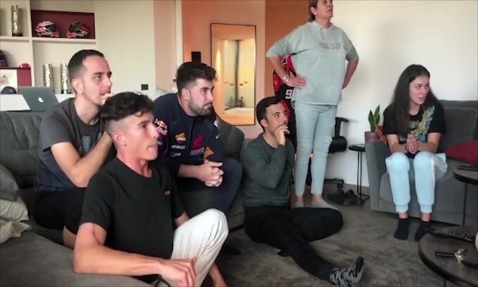 Il fratello sale sul podio e Marquez si scatena