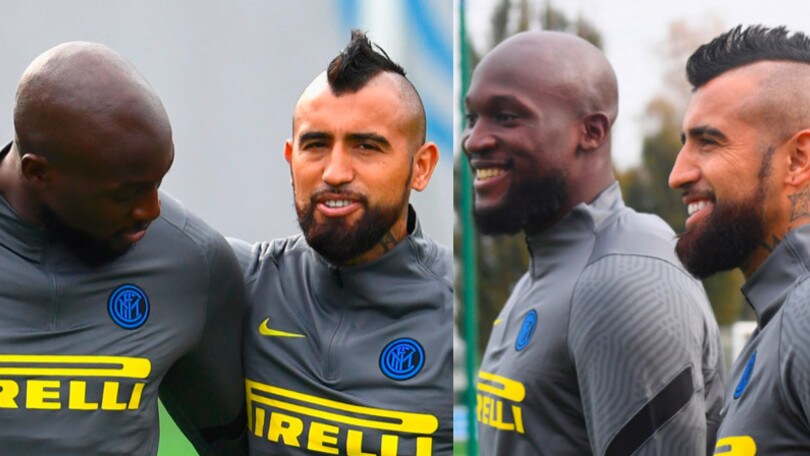 Inter, che feeling tra Vidal e Lukaku in allenamento