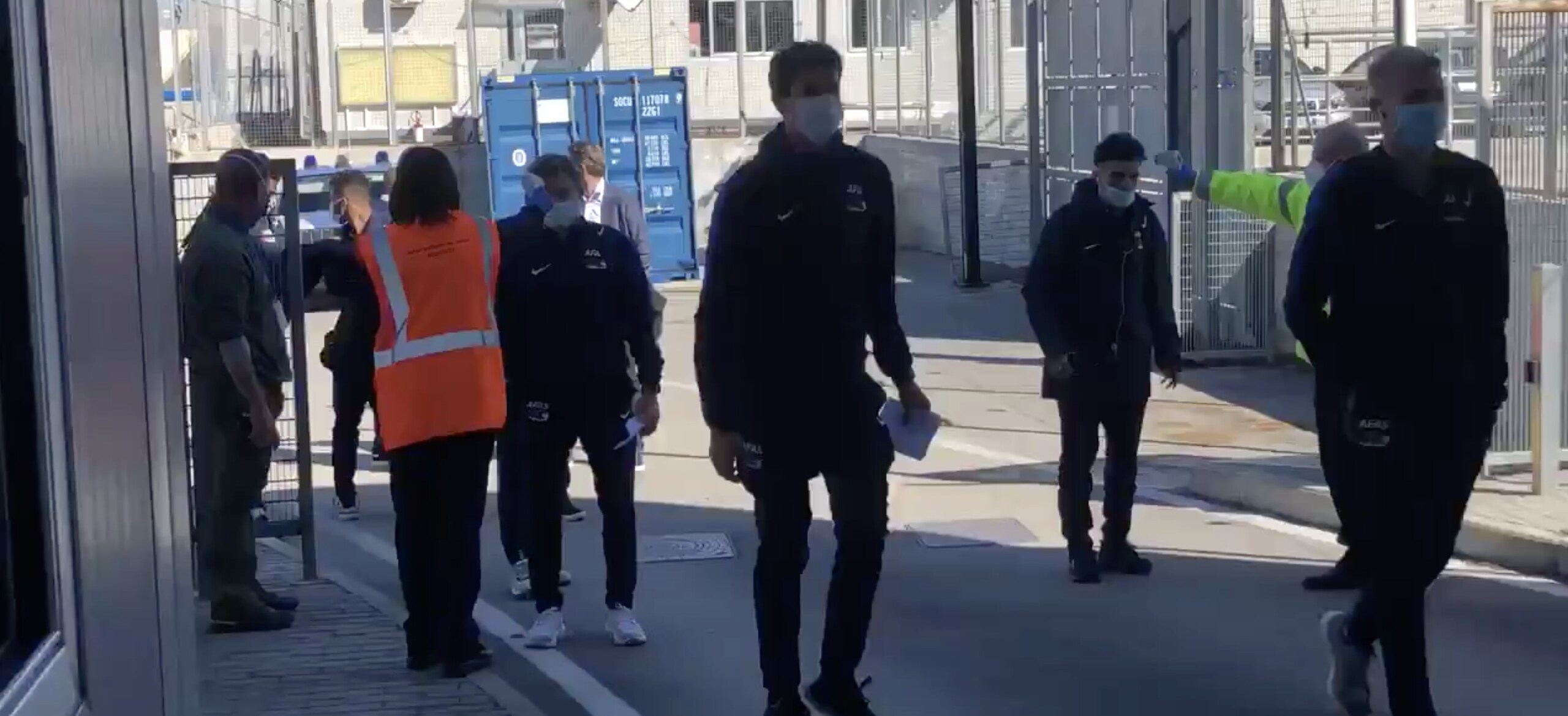 L'Az è atterrato a Napoli: c'è anche il figlio di Gullit
