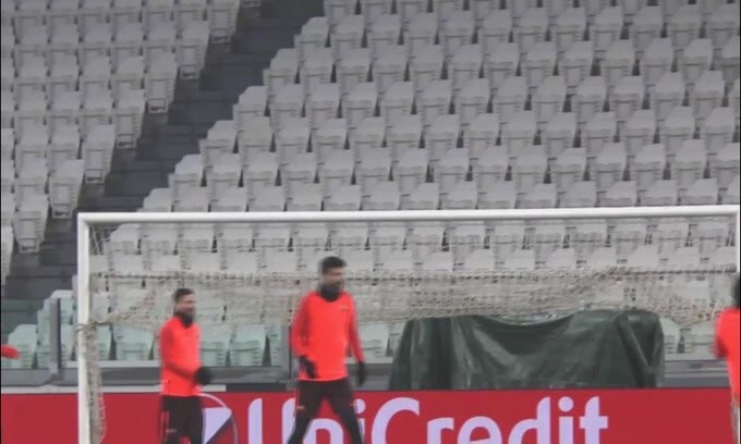 Barcellona, riduzione del 50% dello stipendio per Piquè