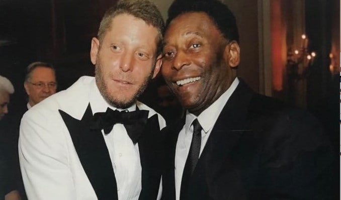 Lapo Elkann twitta: «Tanti auguri al mio amico Pelé, il Re»