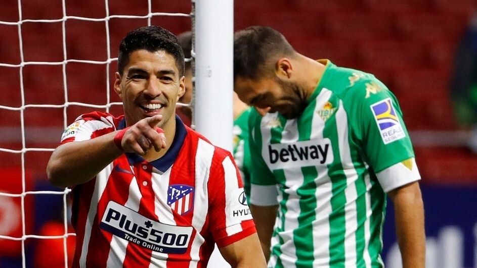 L'Atletico batte il Betis: Suarez in gol. Cade il Siviglia di Monchi