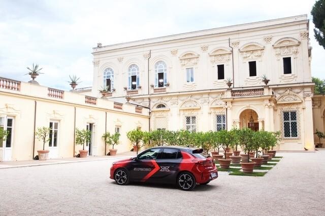 Opel Corsa-E e Mokka-E, pronti a elettrizzare Xfactor FOTO