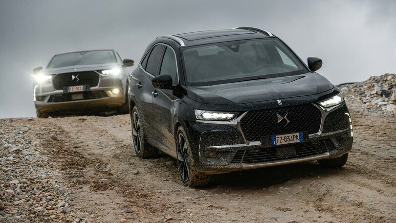 DS7 Crossback E-Tense, il Suv ibrido 4x4 sfida il marmo nel test drive