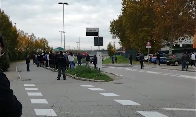 L'arrivo dei pullman della Juve allo stadio Manuzzi di Cesena