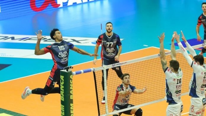 Daniel Pita operato alla mano