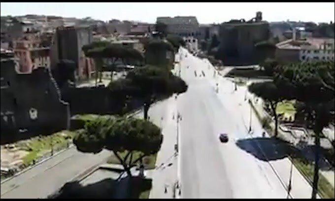 Gigi Proietti, l'omaggio della polizia