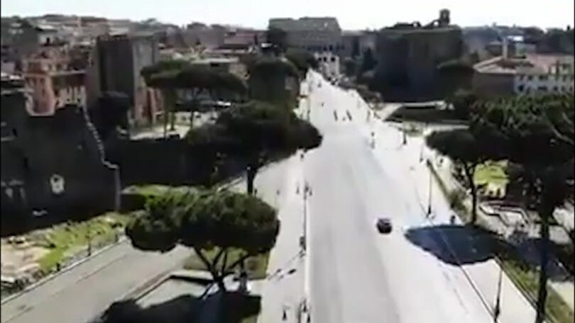 Gigi Proietti, l'omaggio della polizia